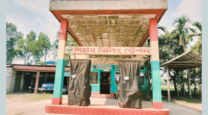 গঙ্গাচড়ায় পাঁচ দিনেও মিলেনি পেট্রোল- অকটেন, চালকদের ক্ষোভ